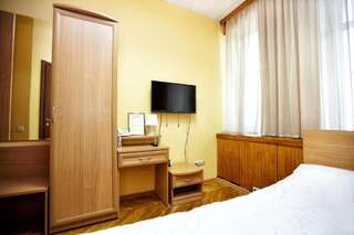 Отель Алексеевский Москва Стандартный двухместный номер с 1 кроватью или 2 отдельными кроватями-2