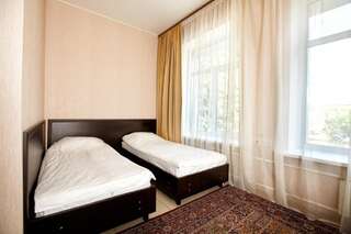 Отель Алексеевский Москва Улучшенный двухместный номер с 2 отдельными кроватями-1